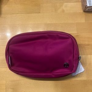 Wild berry 1t belt bag brand new never used